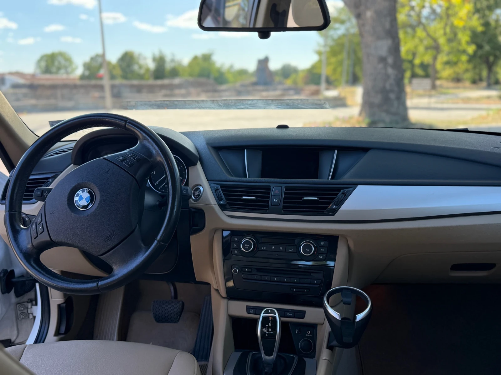 BMW X1, снимка 8 - Автомобили и джипове - 56270236