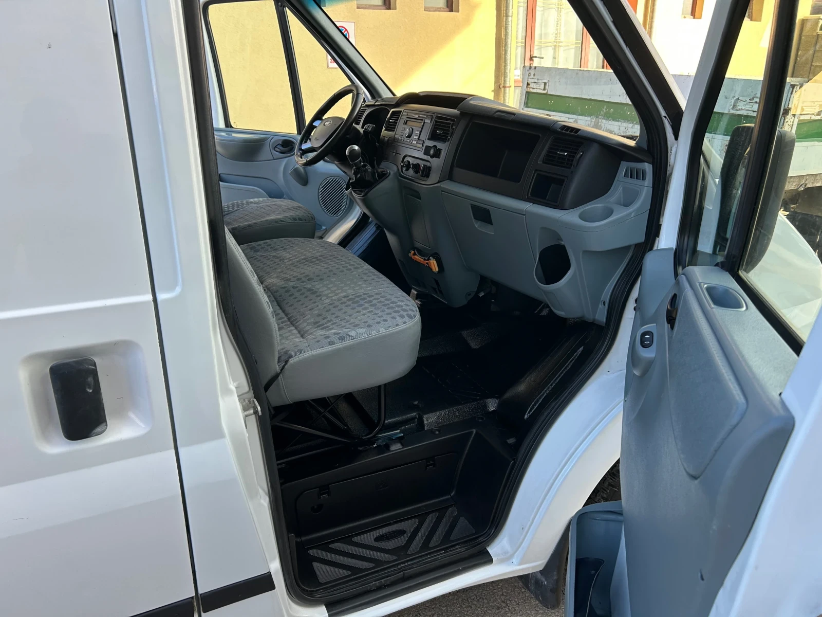 Ford Transit 2.2TDCI КЛИМАТИК - изображение 10