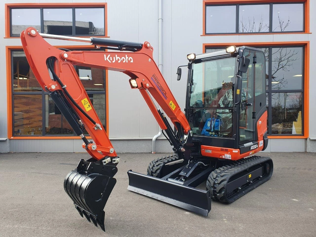 Багер Kubota KX030-4 - изображение 2