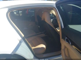 Porsche Panamera 4* AWD* БЕЖАВА КОЖА* ПОДГРЕВИ* ШИБИДАХ* , снимка 8
