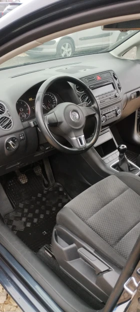 VW Golf Plus 1.6i 102k.c. | Auto.bg — изображение 10