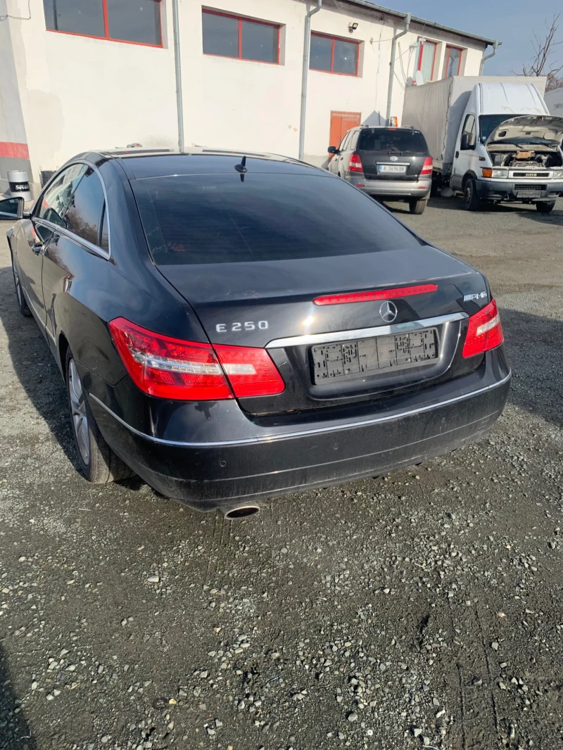 Mercedes-Benz E 250, снимка 9 - Автомобили и джипове - 48541673