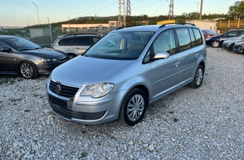 VW Touran 1.6-101кс, 7-местен, снимка 1 - Автомобили и джипове - 49105156