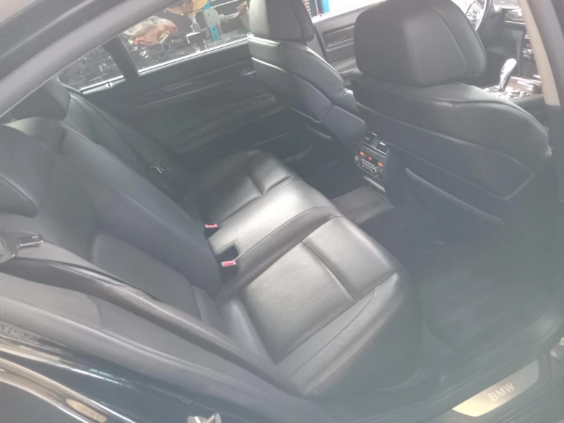 BMW 730 3.0D, снимка 11 - Автомобили и джипове - 49889639