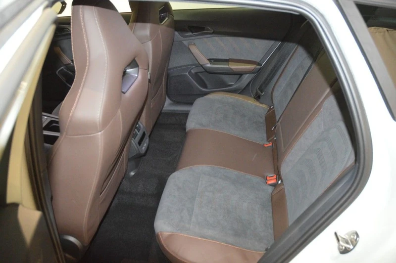 Cupra Formentor VZ5* TAIGA* BREMBO* DISTR* CARBON* MEMORY* , снимка 7 - Автомобили и джипове - 50402545