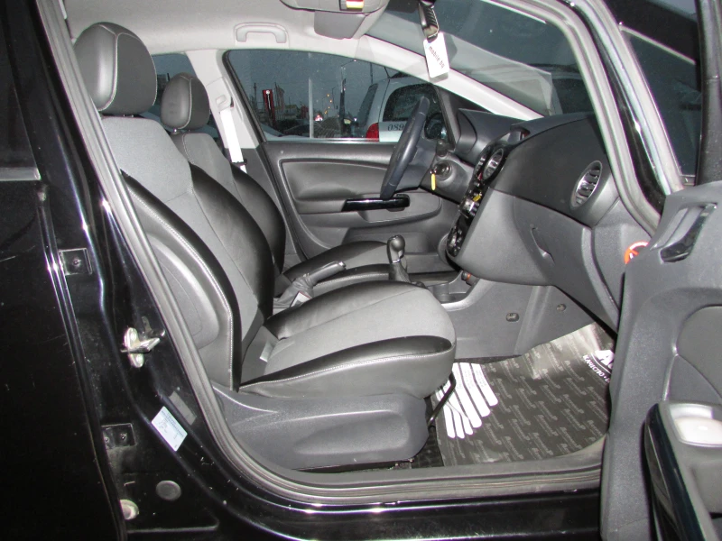 Opel Corsa 1.2i EURO4, снимка 10 - Автомобили и джипове - 52859250