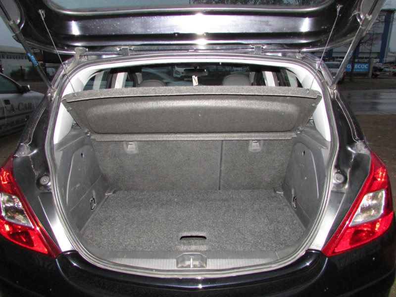 Opel Corsa 1.2i EURO4, снимка 16 - Автомобили и джипове - 52859250