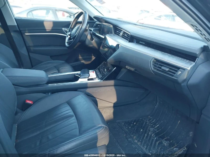 Audi E-Tron Audi e-tron   Premium quattro, снимка 6 - Автомобили и джипове - 52898437
