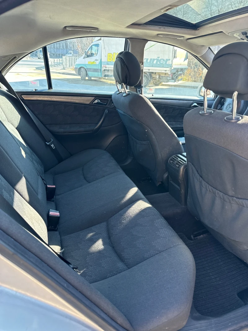 Mercedes-Benz C 270 CDI, снимка 11 - Автомобили и джипове - 53107323