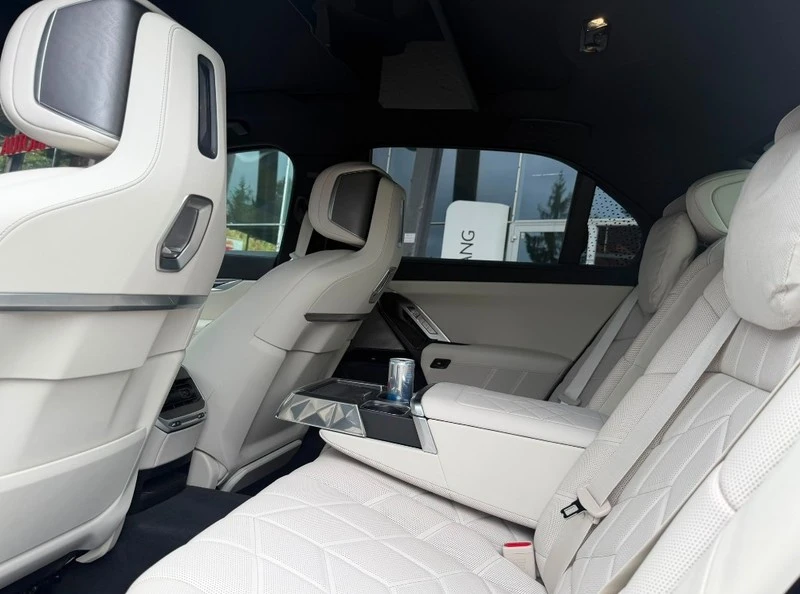 BMW 760 M760e xDrive  Theatre Mode, снимка 6 - Автомобили и джипове - 55816239