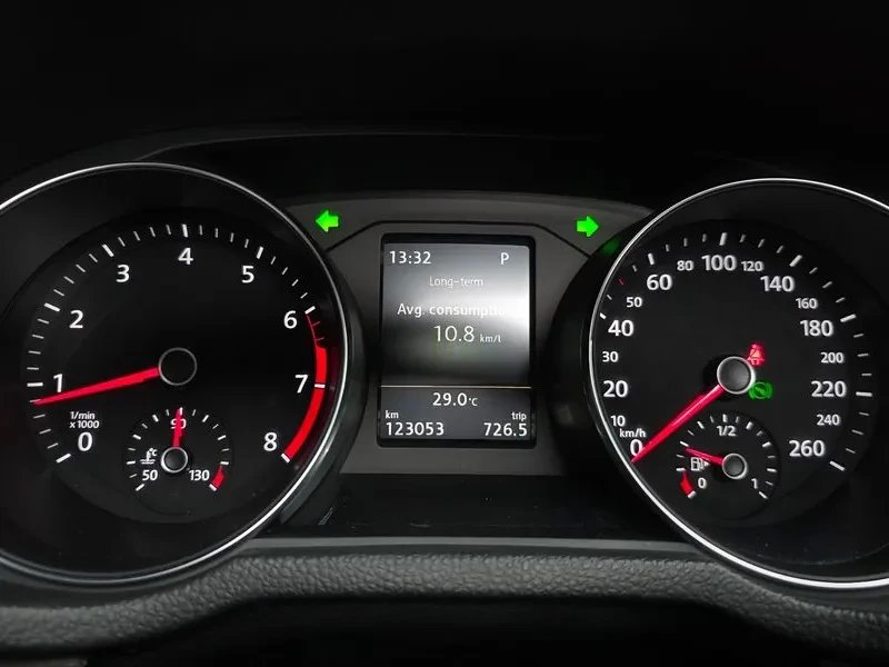 VW Passat 2.0 TSI - САМО 30% АВАНС, снимка 8 - Автомобили и джипове - 56267710