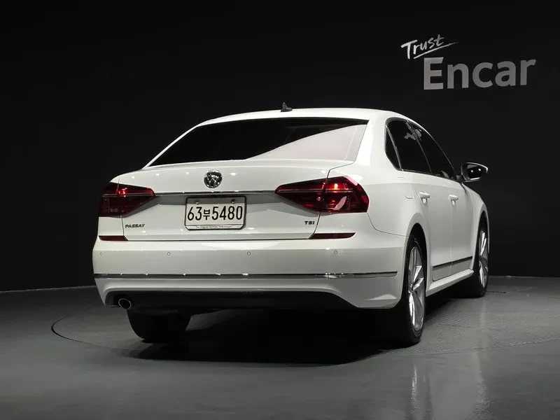VW Passat 2.0 TSI - САМО 30% АВАНС, снимка 4 - Автомобили и джипове - 56267710
