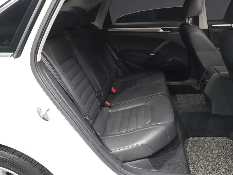 VW Passat 2.0 TSI - САМО 30% АВАНС, снимка 12 - Автомобили и джипове - 56267710