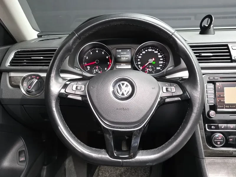 VW Passat 2.0 TSI - САМО 30% АВАНС, снимка 13 - Автомобили и джипове - 56267710