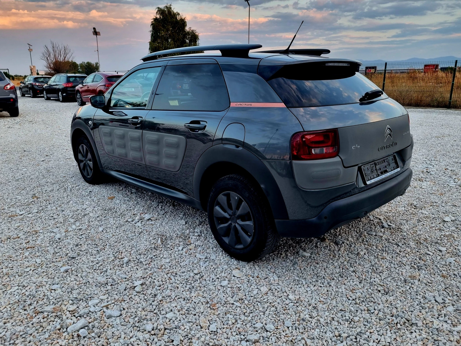 Citroen C4 Cactus 1.2 i 82ks.Navi Evro 6 - изображение 7