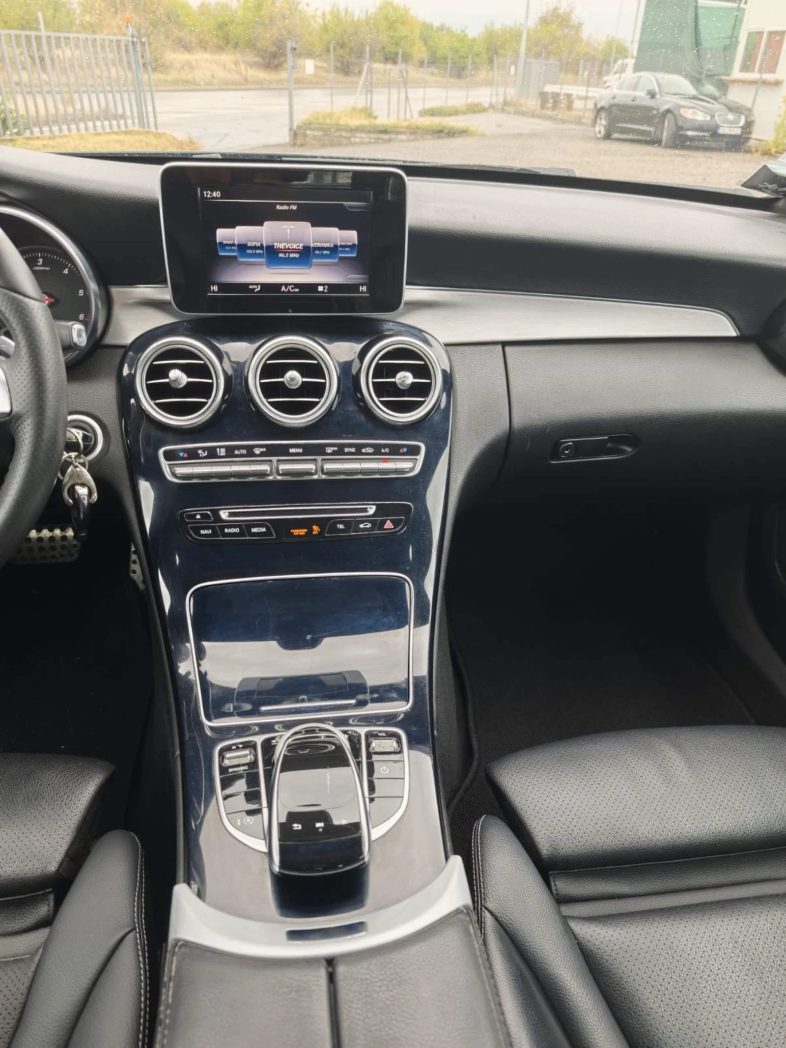 Mercedes-Benz C 220 AMG ПАНОРАМА ФУЛЛ | Mobile.bg — изображение 12