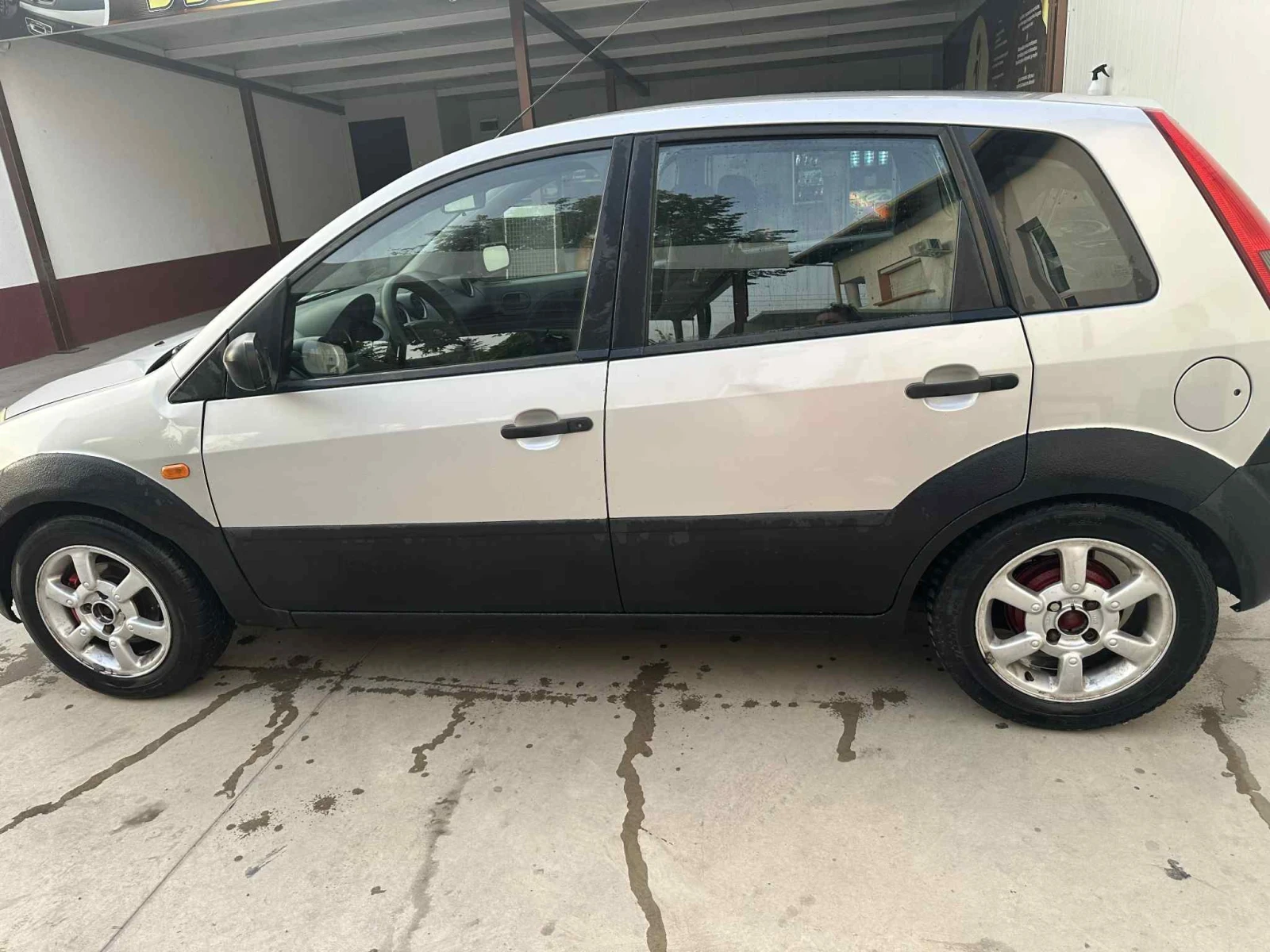 Ford Fiesta 1.4тди - изображение 6