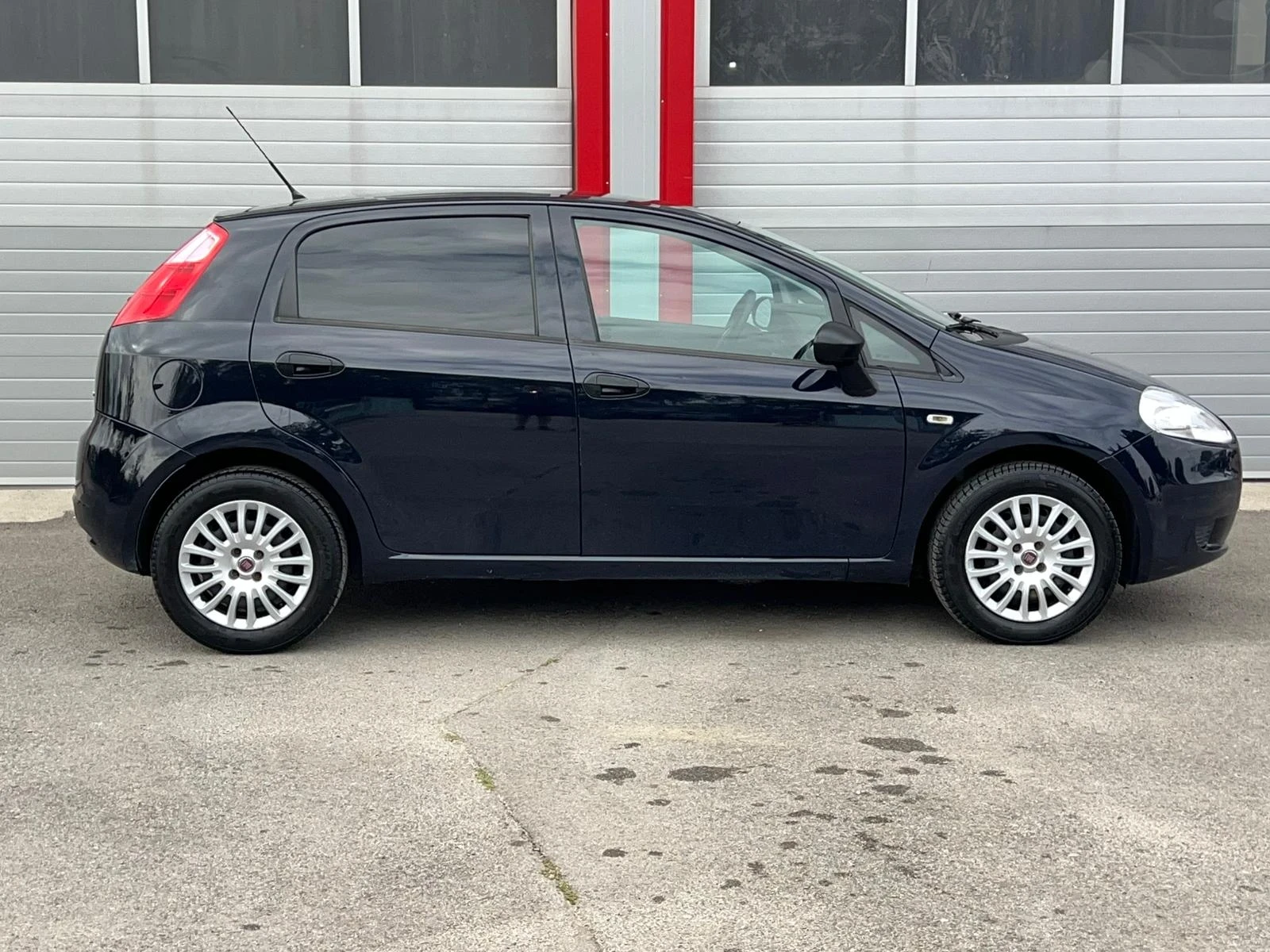 Fiat Punto 1.2I KLIMATIK ЛИЗИНГ!!! - изображение 7