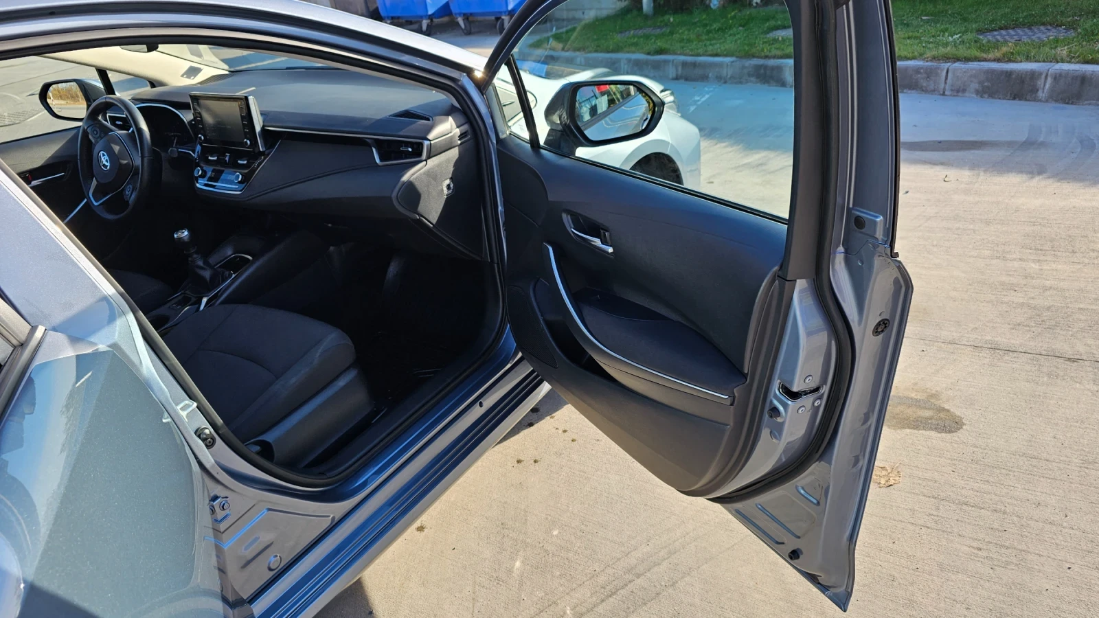 Toyota Corolla EXECUTIVE PLUS, снимка 11 - Автомобили и джипове - 53934259