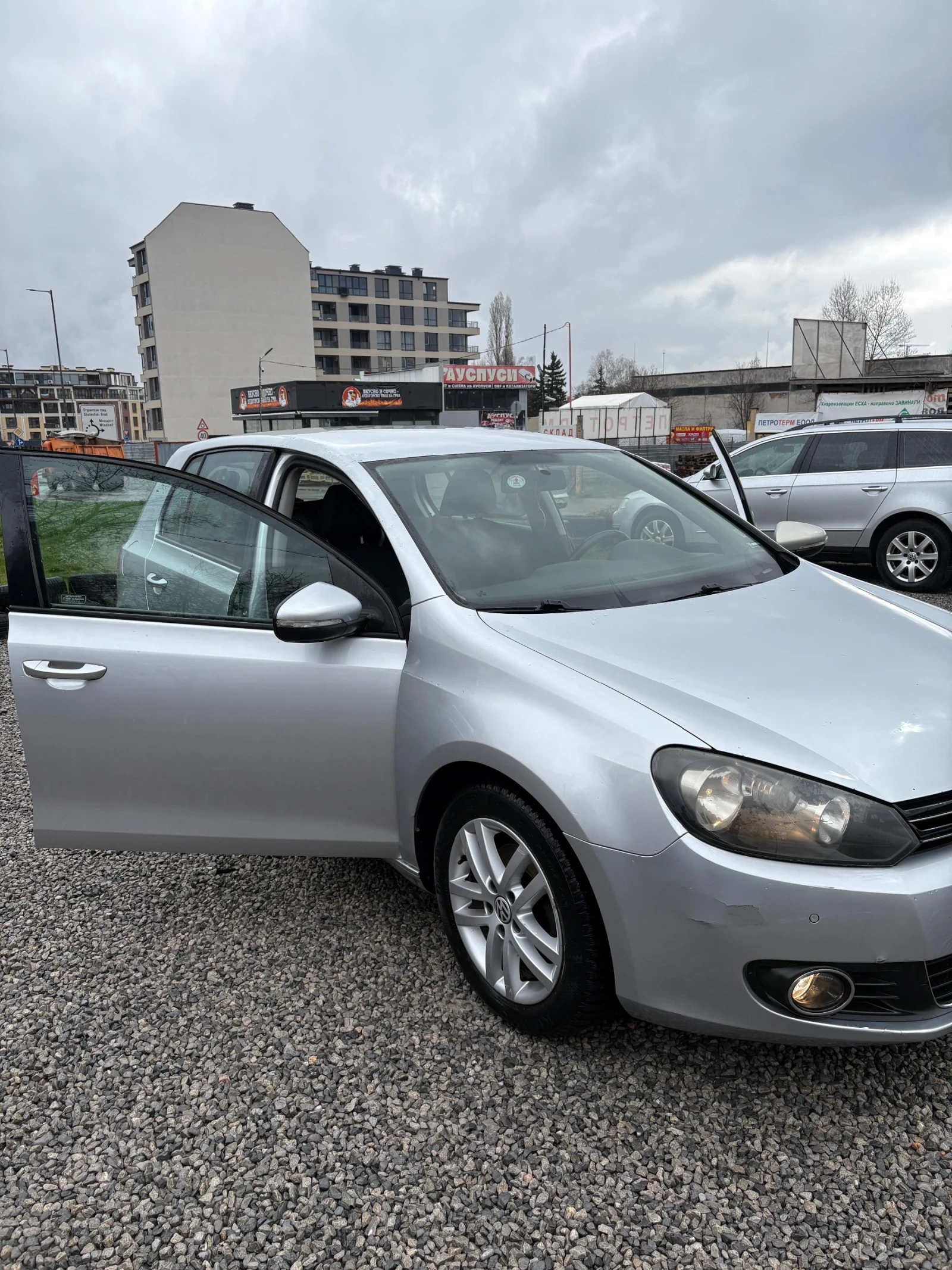 VW Golf 2.0TDI, 140HP. DSG. Обслужена, снимка 2 - Автомобили и джипове - 54091362