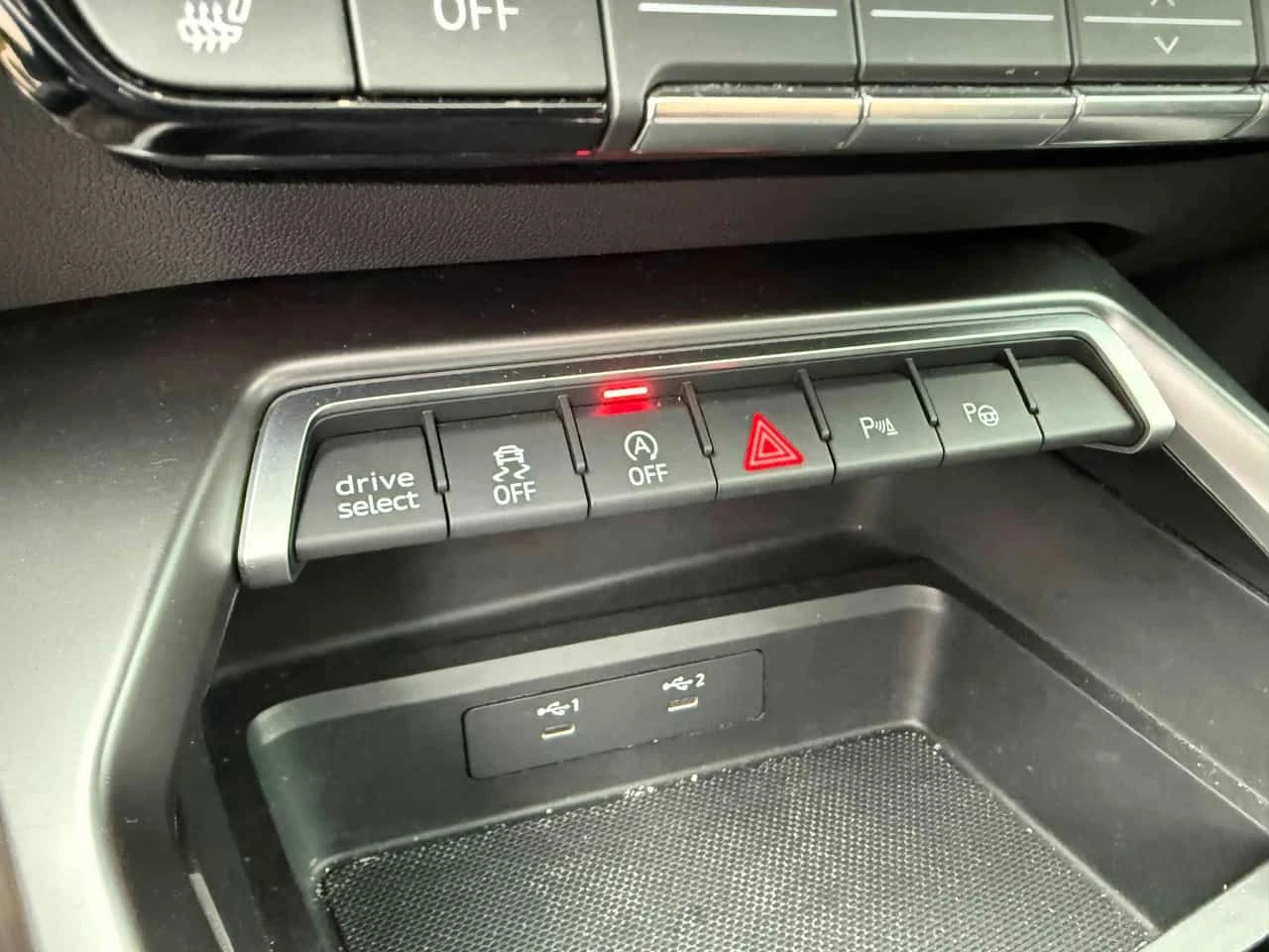 Audi S3 PROGRESSIVE QUATTRO * DIGITAL* ПОДГРЕВИ* ПАНОРАМА*, снимка 11 - Автомобили и джипове - 54190313