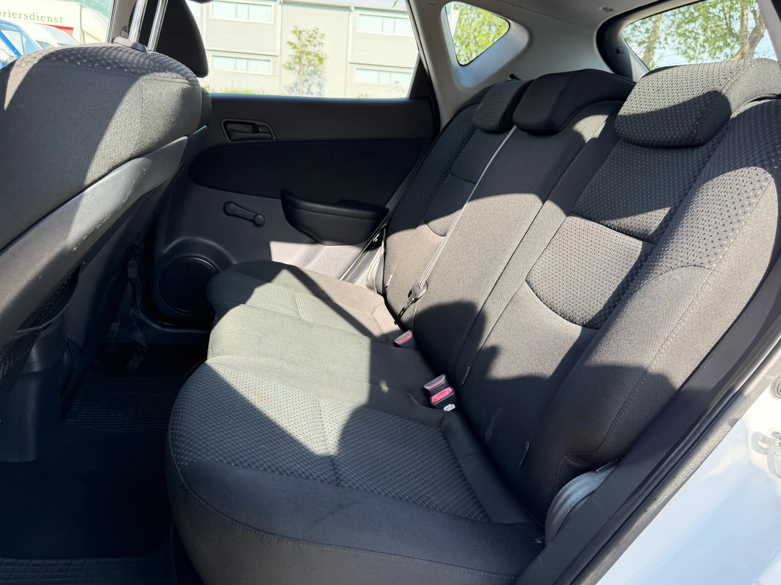 Hyundai I30 1.6* CRDI* Климатик* , снимка 15 - Автомобили и джипове - 54510960