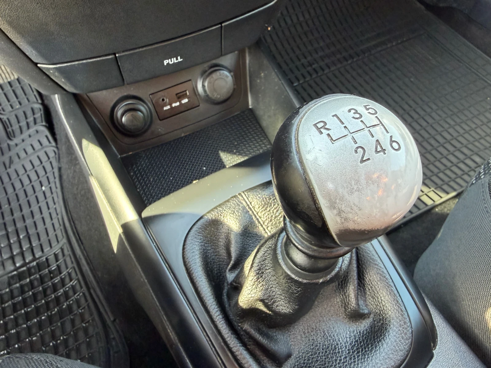 Hyundai I30 1.6* CRDI* Климатик* , снимка 9 - Автомобили и джипове - 54510960