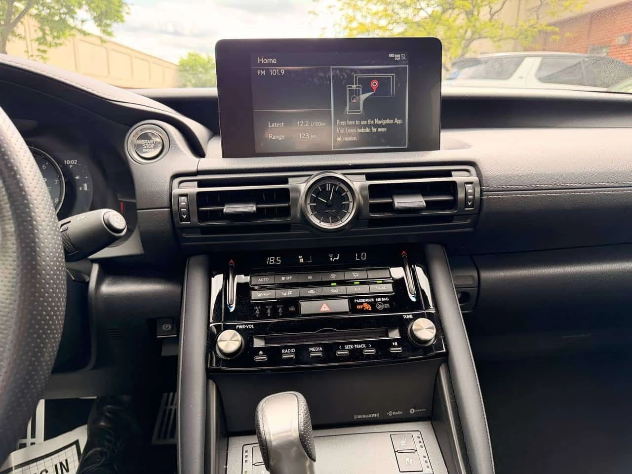 Lexus IS 300 F-SPORT* ОБДУХВАНЕ* ДИСТРОНИК* M/L* , снимка 12 - Автомобили и джипове - 54913947