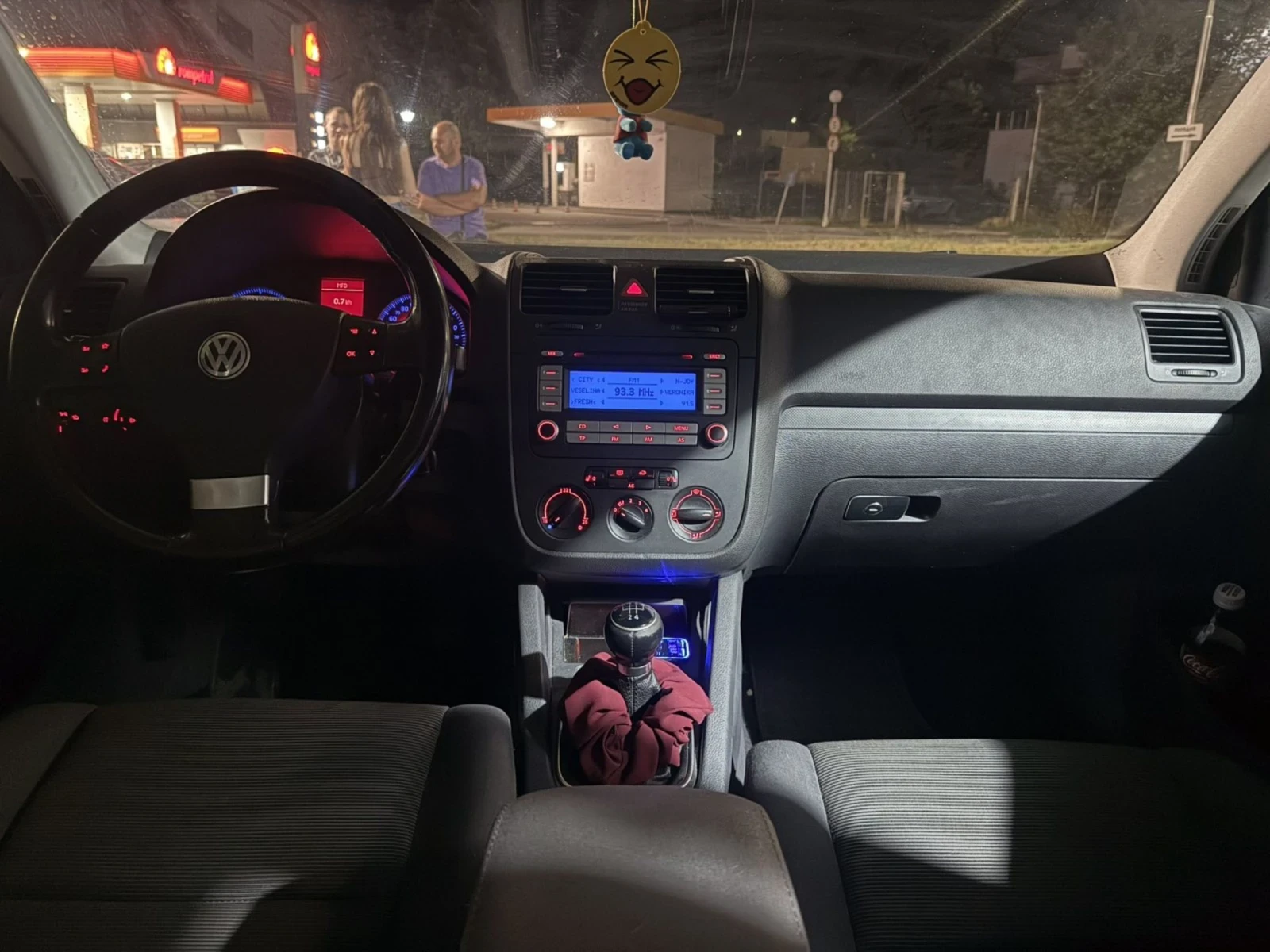 VW Golf 1.6MPI, снимка 5 - Автомобили и джипове - 55326276