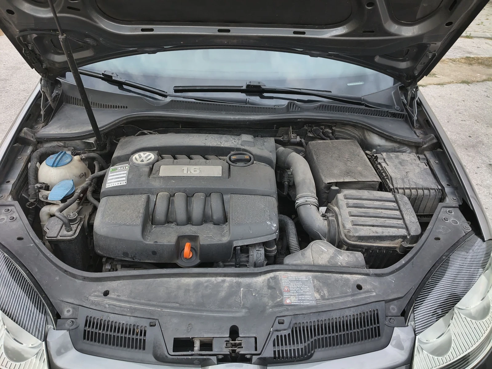 VW Golf 1.6MPI, снимка 7 - Автомобили и джипове - 55326276