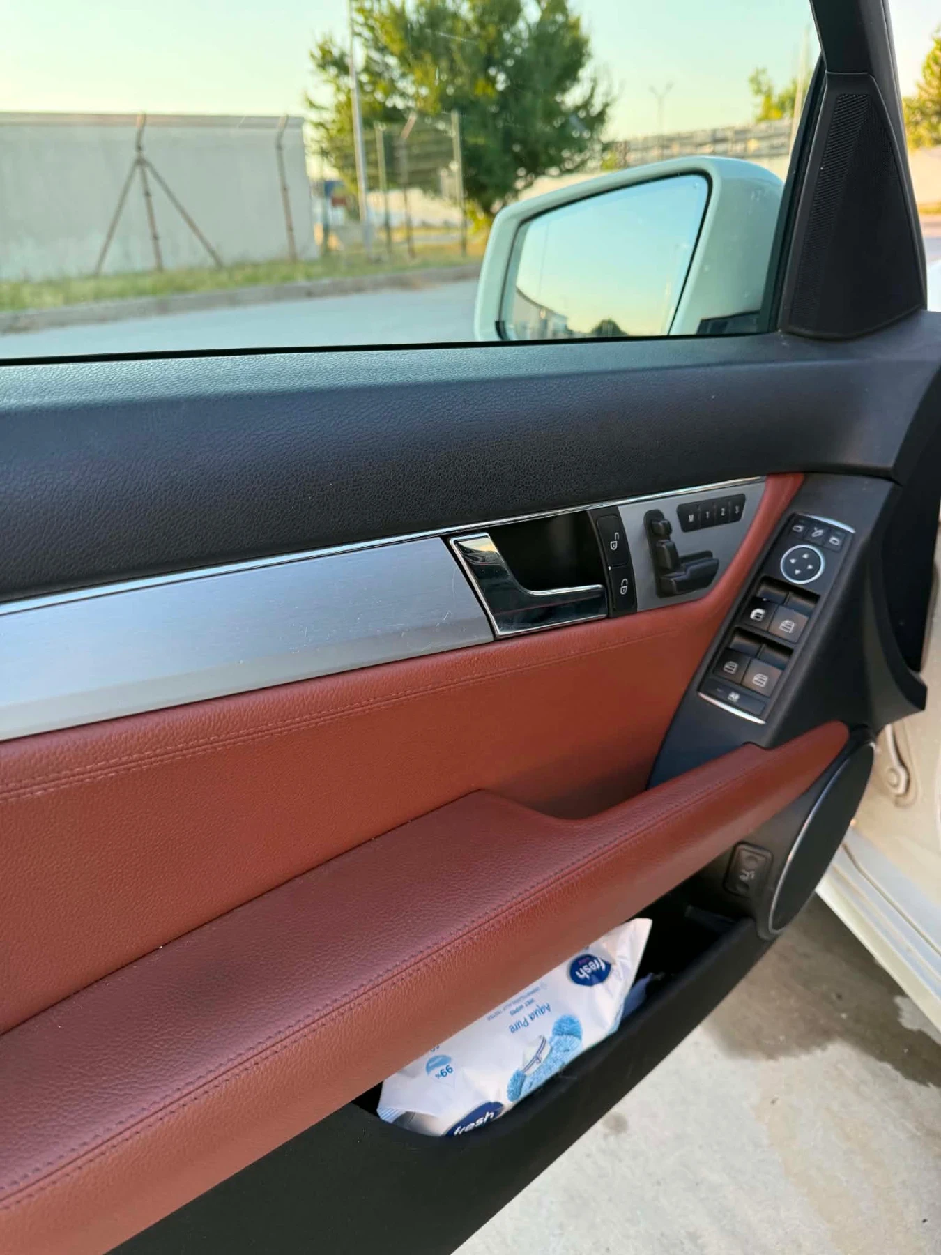 Mercedes-Benz C 350, снимка 15 - Автомобили и джипове - 55516136