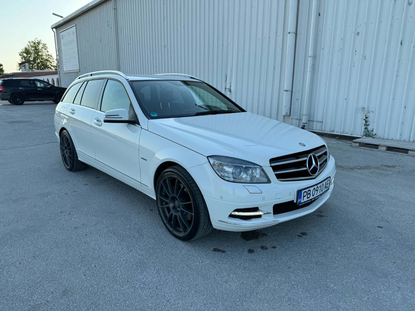 Mercedes-Benz C 350, снимка 3 - Автомобили и джипове - 55516136