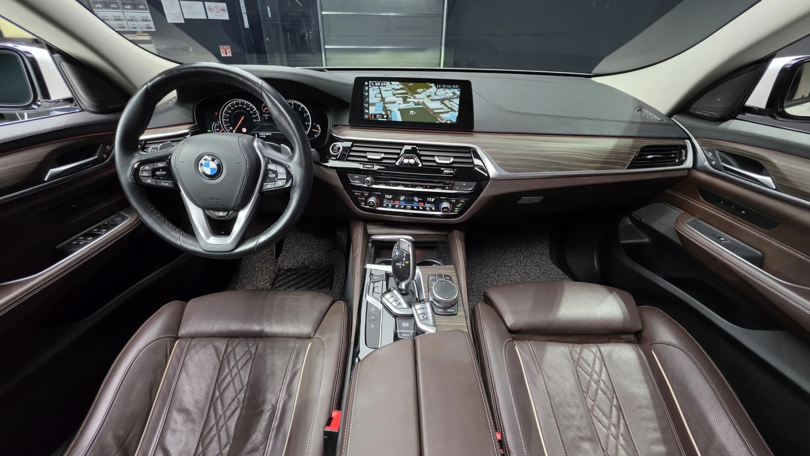 BMW 640 ЕЛ. БАГАЖНИК* 360* SOFT CLOSE* HUD* КРАЙНА ЦЕНА, снимка 7 - Автомобили и джипове - 55593872