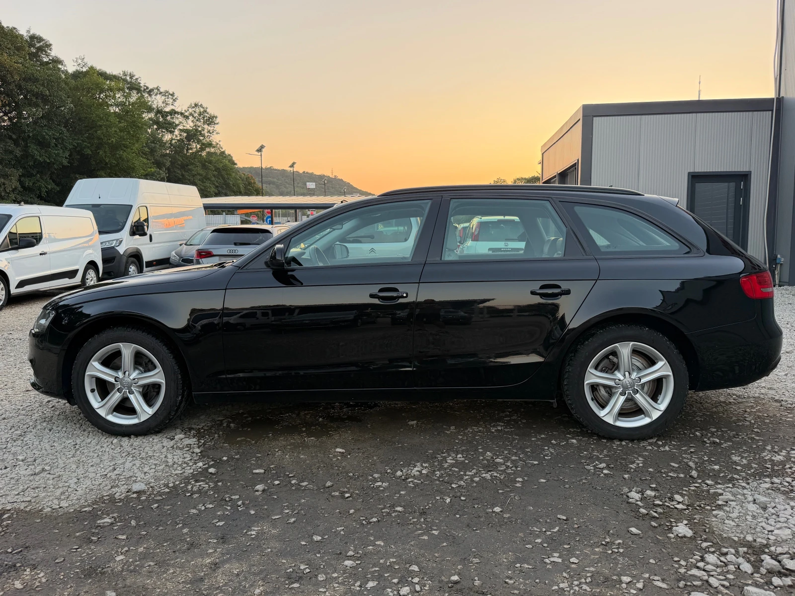 Audi A4 2.0TDI* FACE* NAVI* 6SPEED* KOJA, снимка 7 - Автомобили и джипове - 55633546