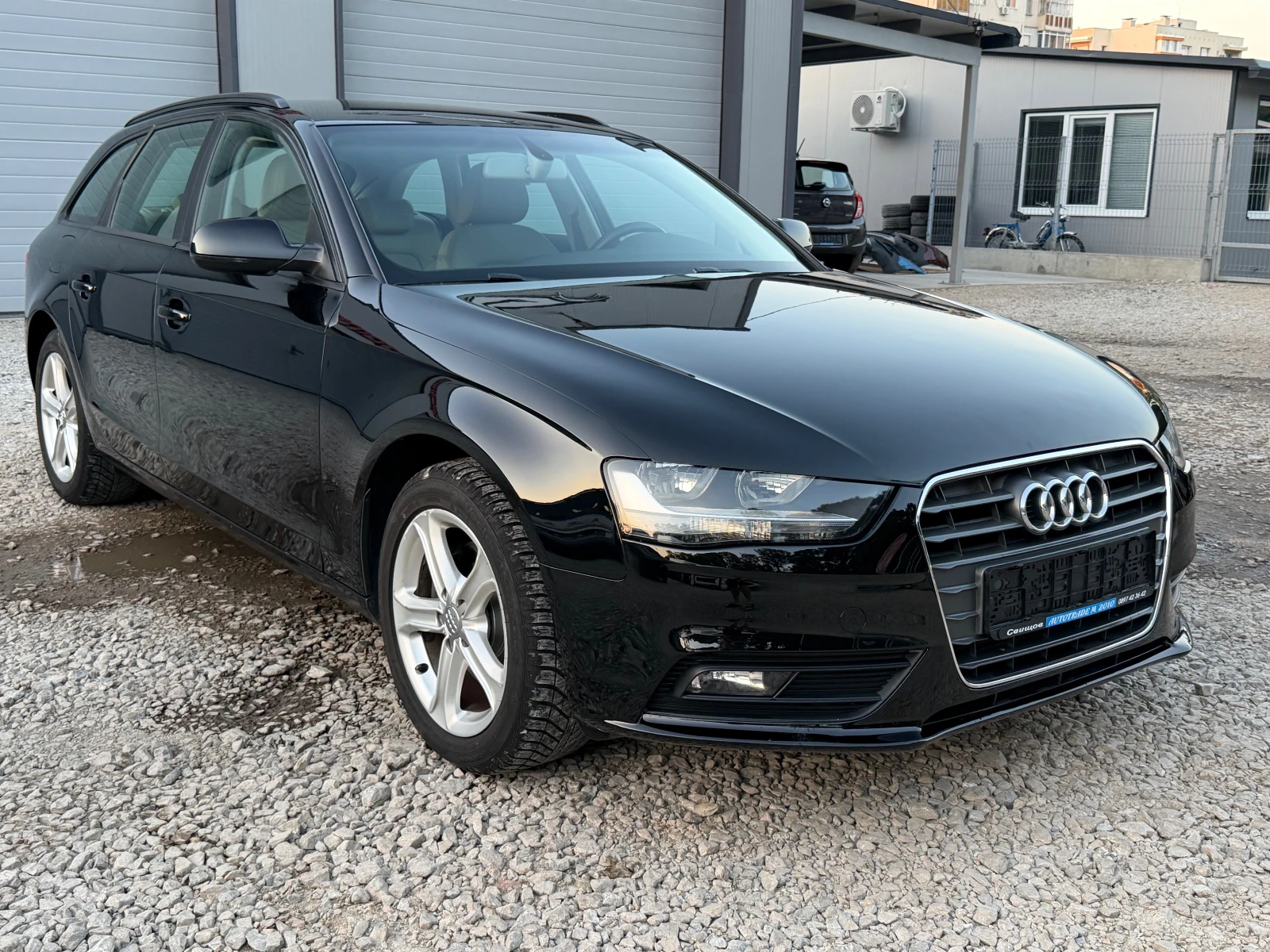 Audi A4 2.0TDI* FACE* NAVI* 6SPEED* KOJA, снимка 3 - Автомобили и джипове - 55633546