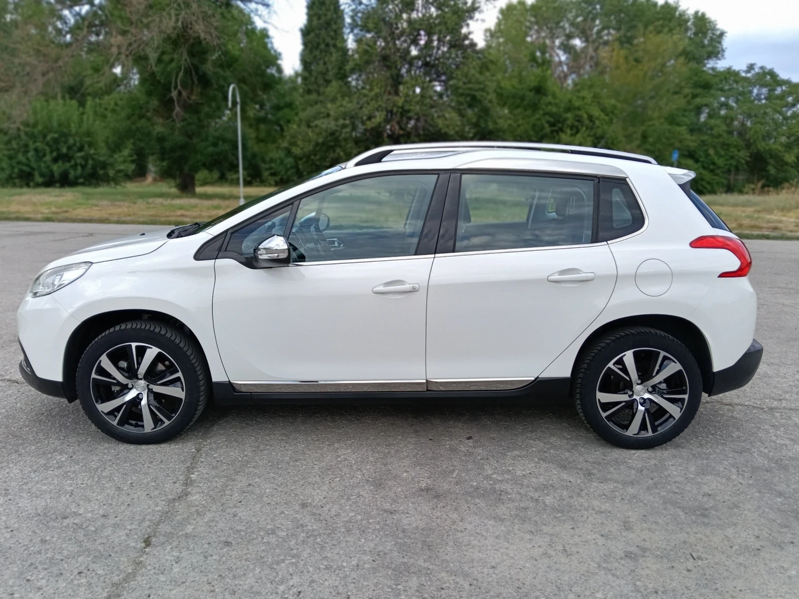 Peugeot 2008, снимка 3 - Автомобили и джипове - 55787770