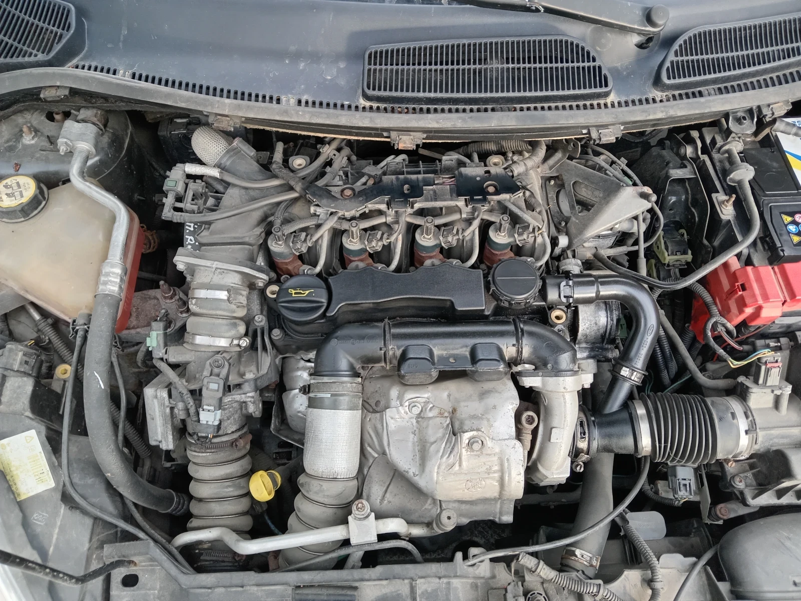 Ford Fiesta 1. 6 tdci, снимка 4 - Автомобили и джипове - 55877739