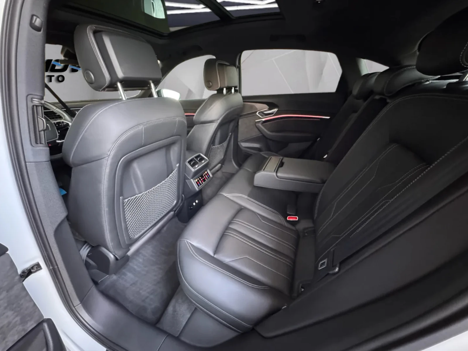 Audi E-Tron 55 SPORTBACK S-LINE+ HEAD-UP ПАНОРАМА ВАКУМ B&O, снимка 15 - Автомобили и джипове - 55929866
