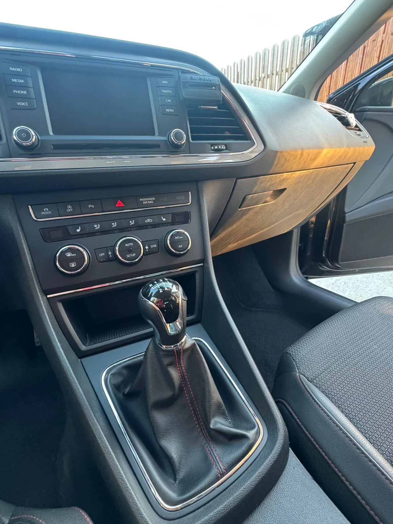Seat Leon Fr 2.0 tdi, снимка 5 - Автомобили и джипове - 56133272