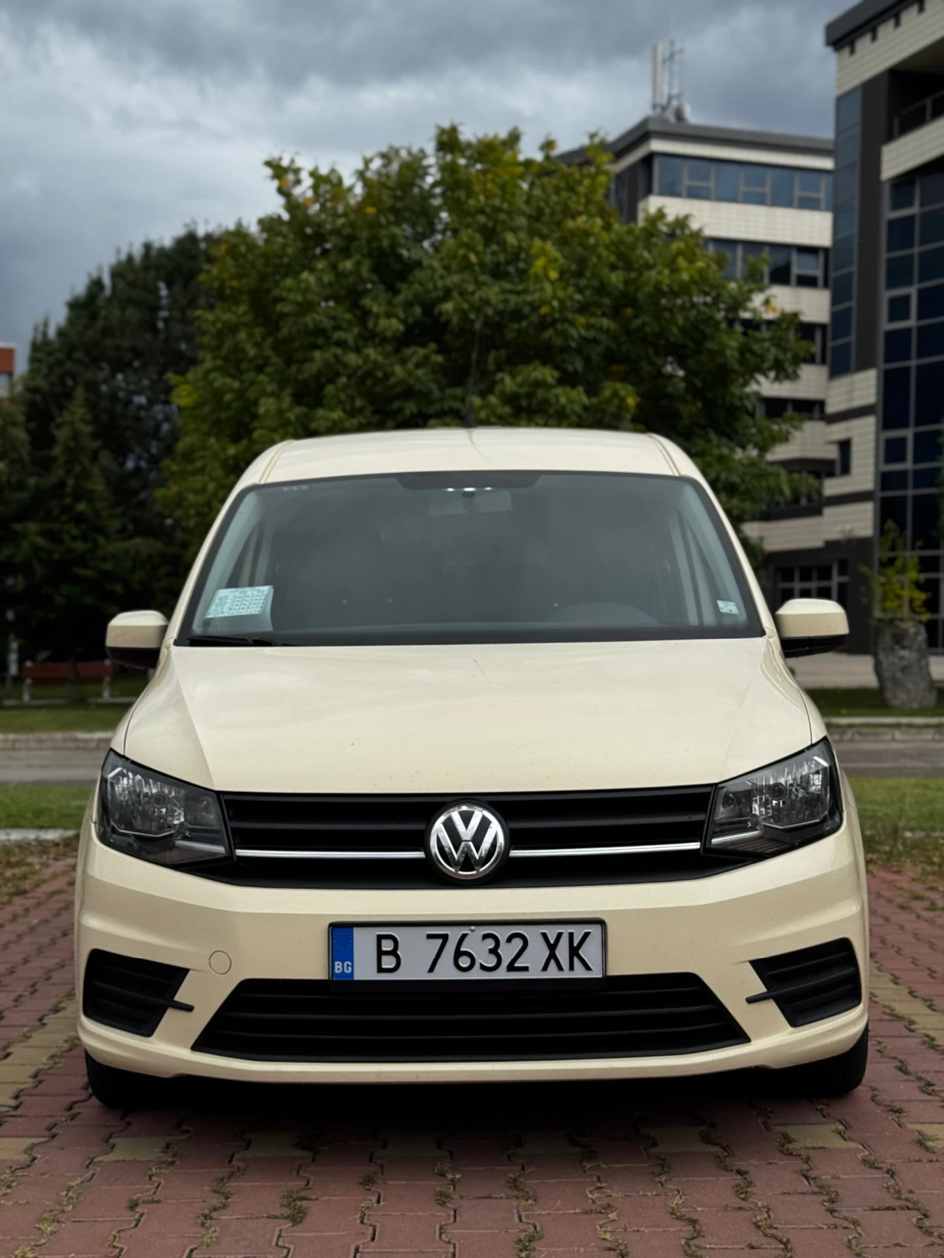 VW Caddy 7 места, снимка 2 - Автомобили и джипове - 56254616