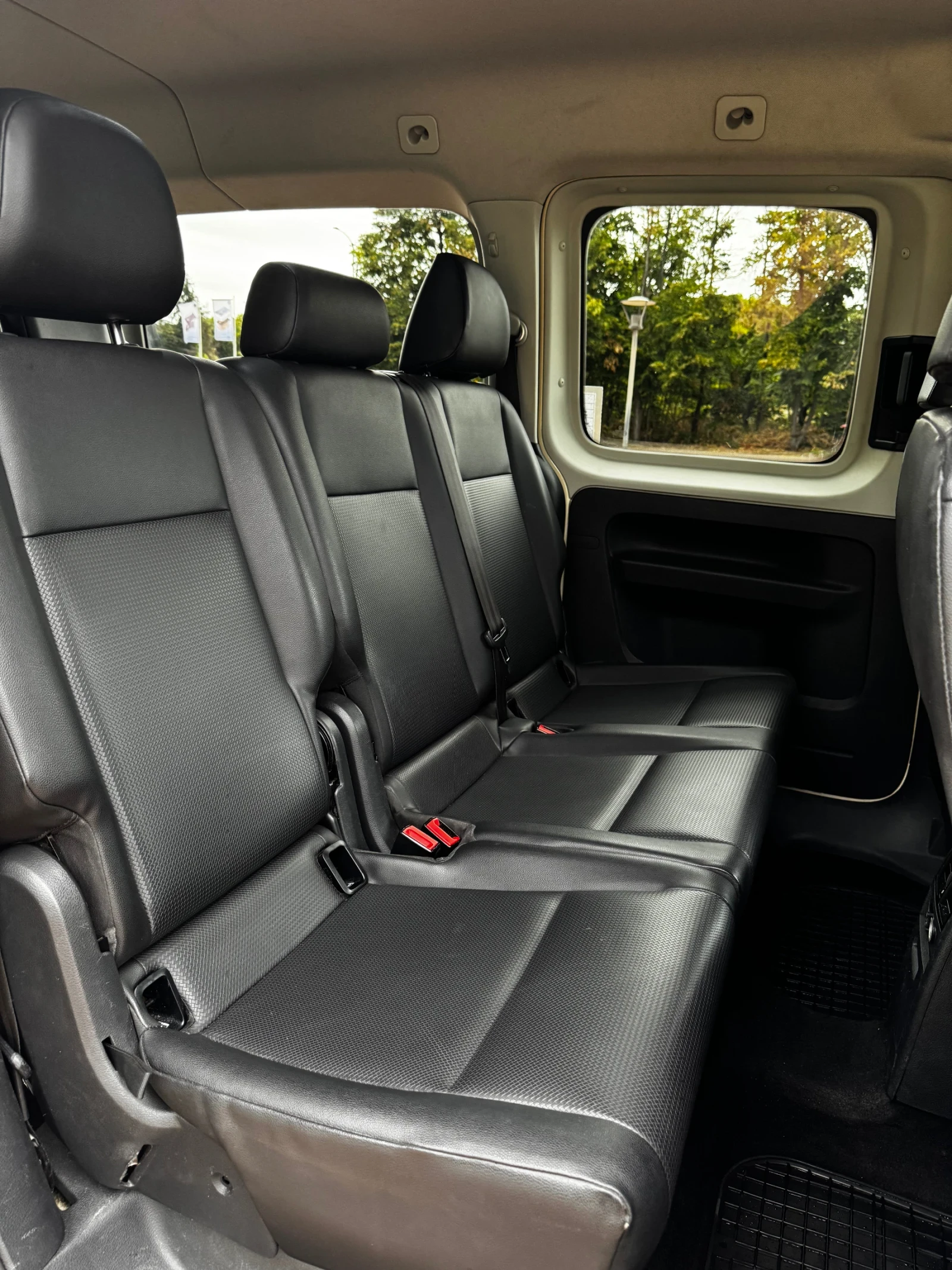 VW Caddy 7 места, снимка 15 - Автомобили и джипове - 56254616