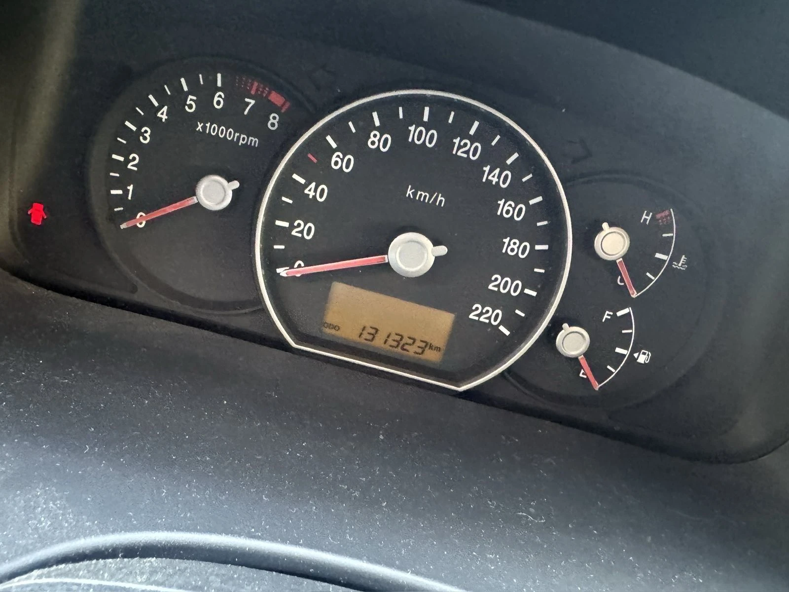 Kia Carens, снимка 3 - Автомобили и джипове - 56498430