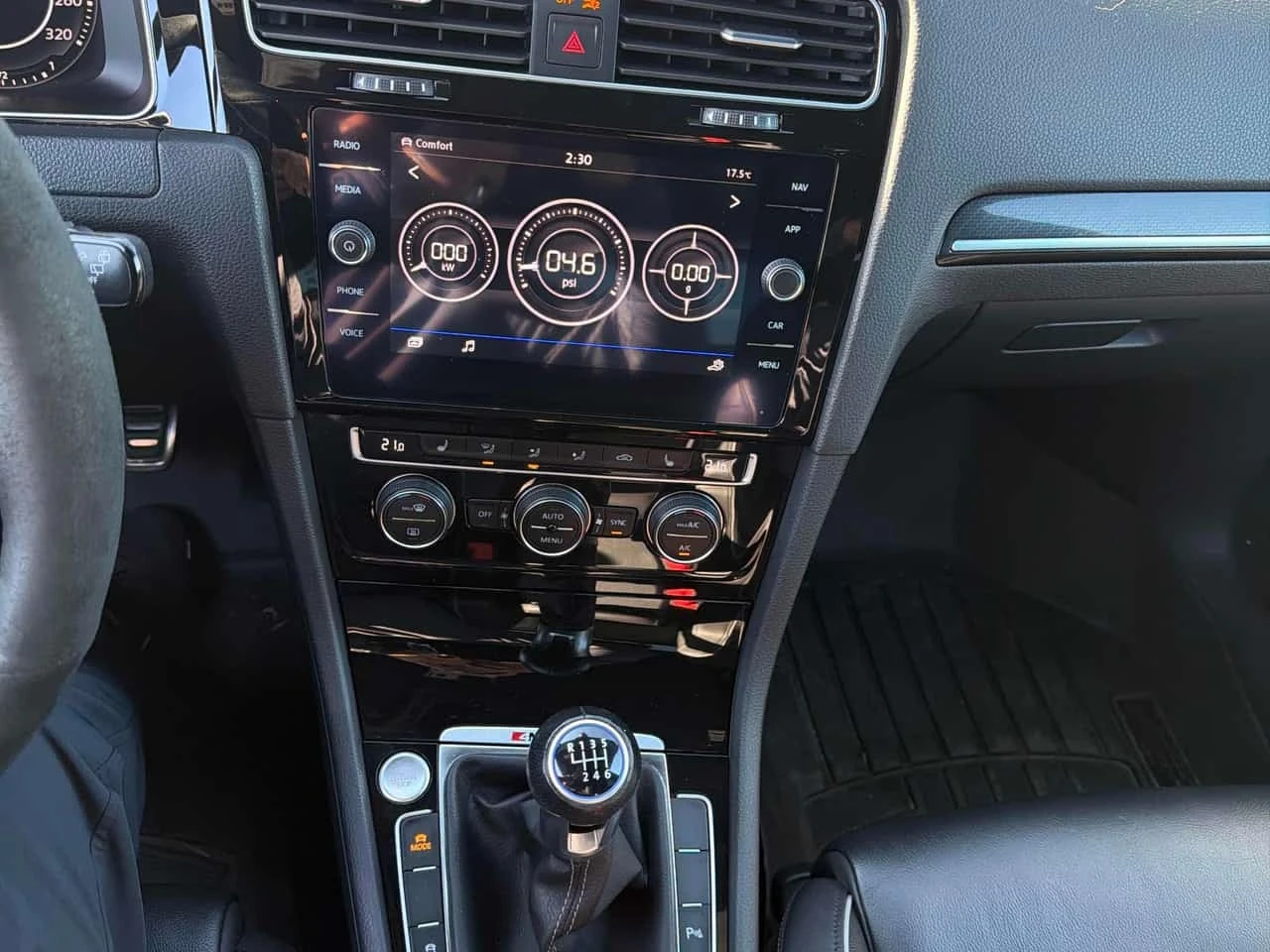 VW Golf * Manual * CARFAX * ЦЕНА ДО БГ, снимка 12 - Автомобили и джипове - 56659676