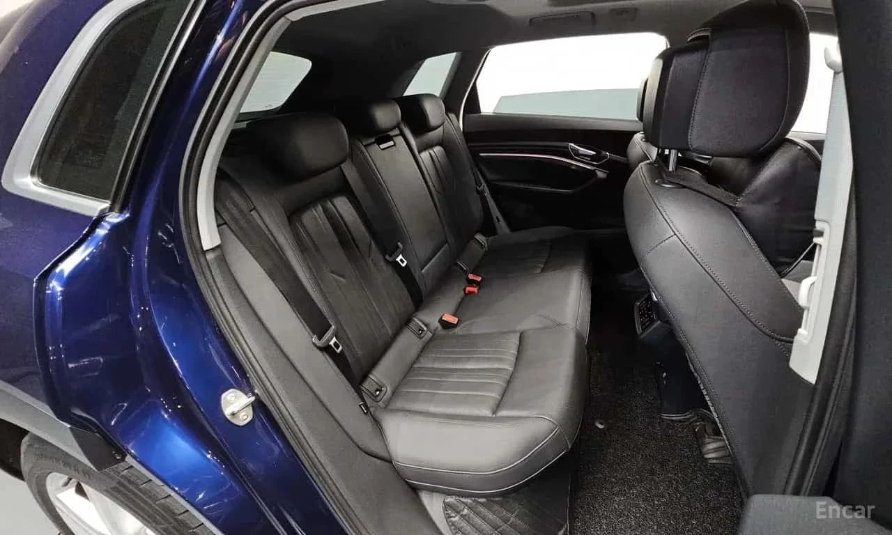 Audi E-Tron, снимка 11 - Автомобили и джипове - 56740017