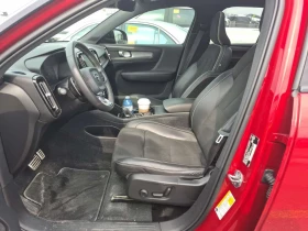 Volvo XC40 * R DESIGN * CARFAX * 2 КЛЮЧА * ПАНОРАМА * ПОДГРЕВ, снимка 5