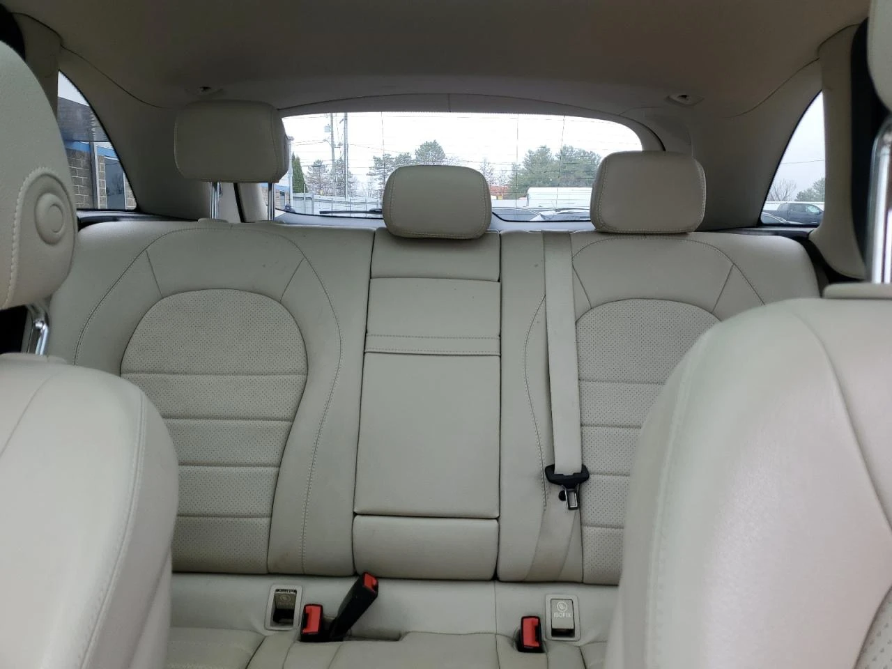 Mercedes-Benz GLC 300 4MATIC* BURMESTER* ПАНОРАМА* ПОДГРЕВИ - изображение 10
