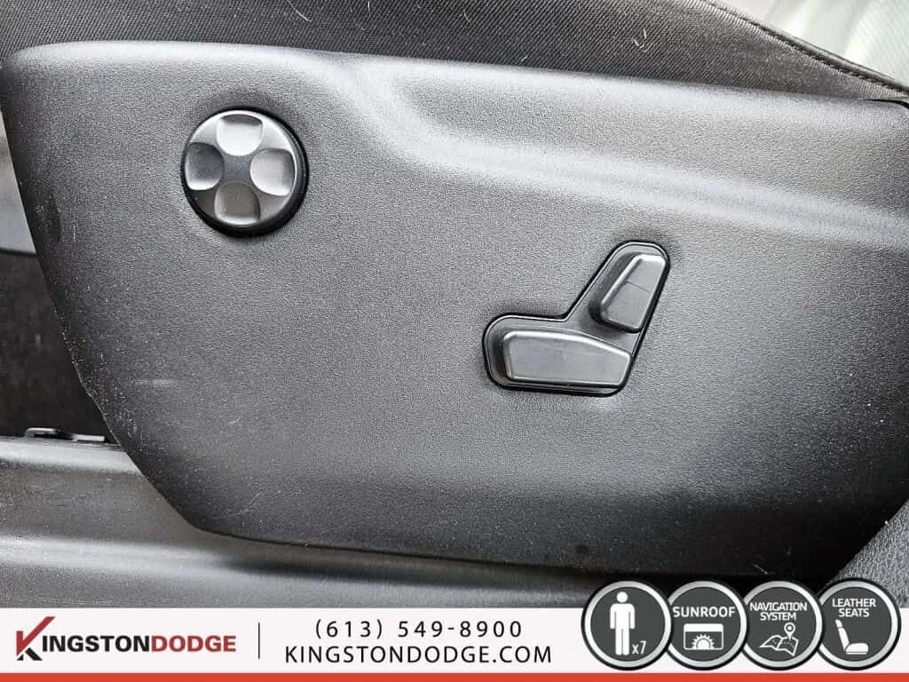 Dodge Durango R/T AWD | 5.7L HEMI V8  CARFAX, снимка 11 - Автомобили и джипове - 54047365