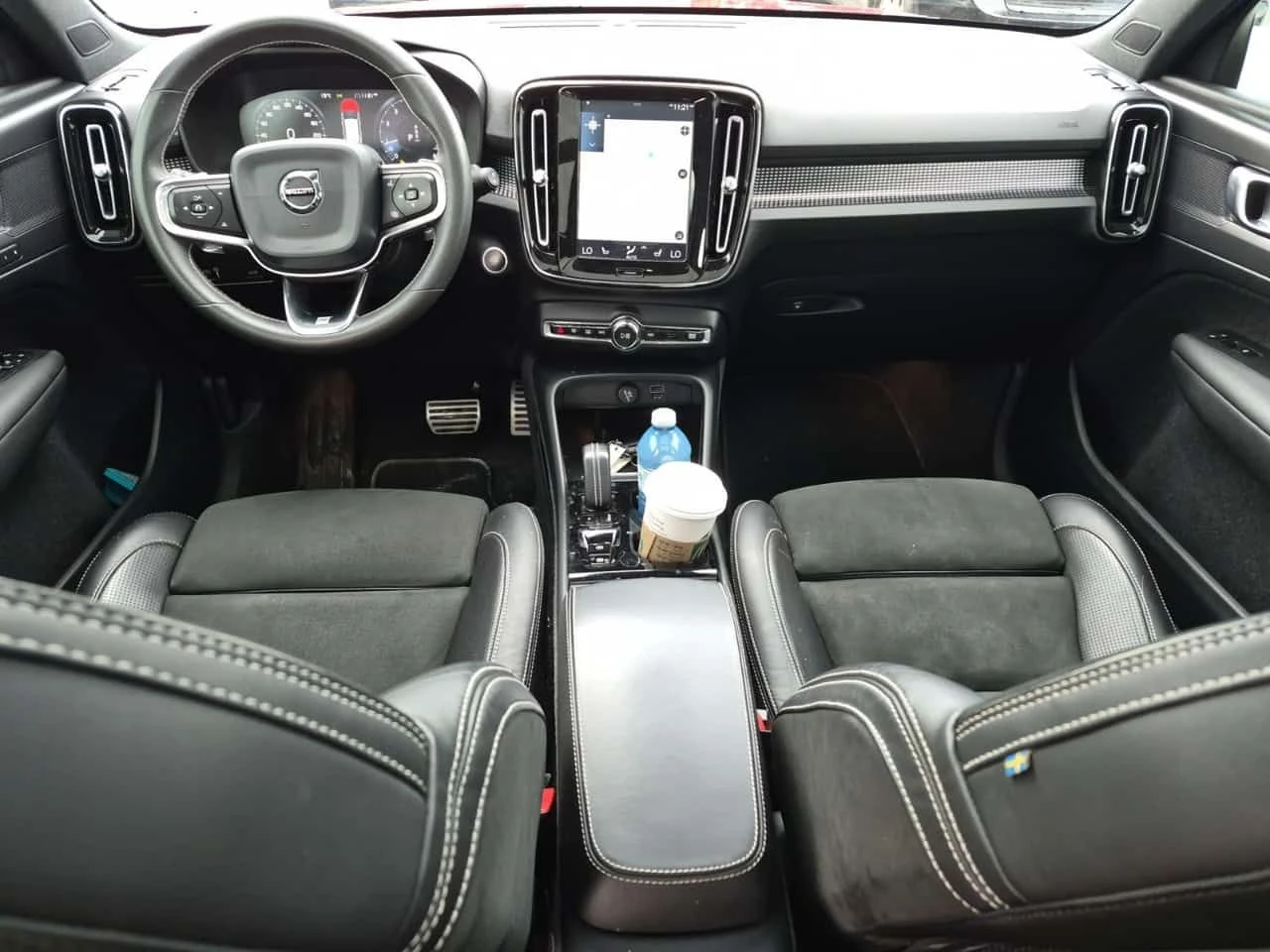 Volvo XC40 * R DESIGN * CARFAX * 2 КЛЮЧА * ПАНОРАМА * ПОДГРЕВ, снимка 10 - Автомобили и джипове - 54068874