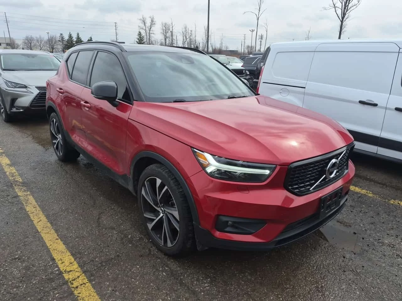 Volvo XC40 * R DESIGN * CARFAX * 2 КЛЮЧА * ПАНОРАМА * ПОДГРЕВ, снимка 2 - Автомобили и джипове - 54068874