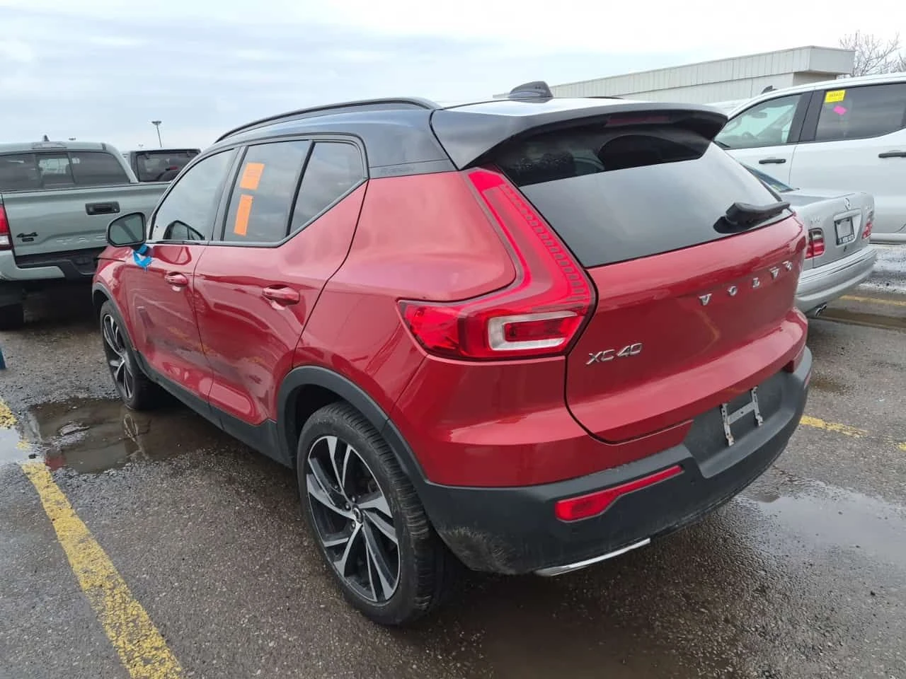 Volvo XC40 * R DESIGN * CARFAX * 2 КЛЮЧА * ПАНОРАМА * ПОДГРЕВ, снимка 4 - Автомобили и джипове - 54068874